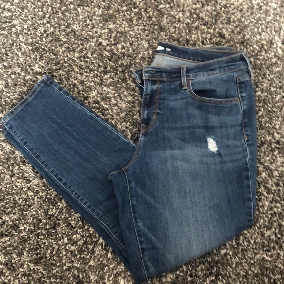 🌟Old Navy Curvy Jeans🌟 - Picture 1 of 9